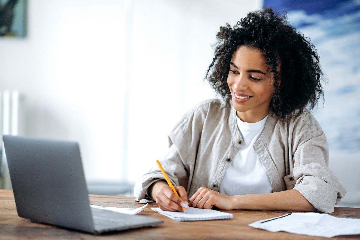 ¿Qué es la FP a distancia? ¿Cuáles son las ventajas de estudiar FP a distancia?