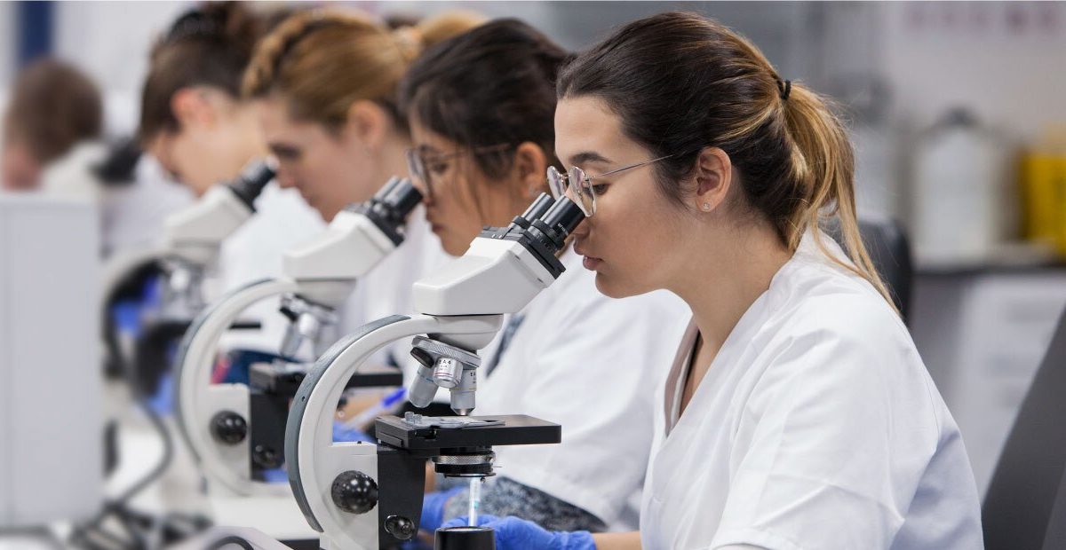 Accede a la Universidad estudiando el Grado Superior en Anatomía Patológica y Citodiagnóstico