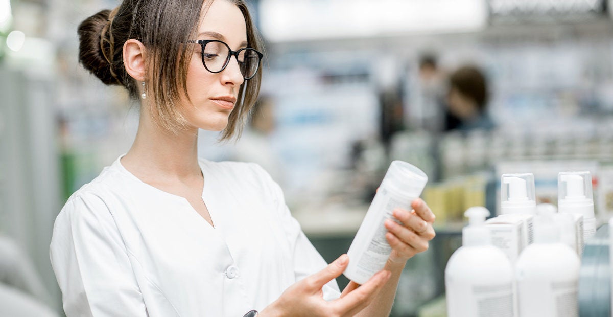 ¿Qué hace un técnico auxiliar de farmacia y en qué trabaja?