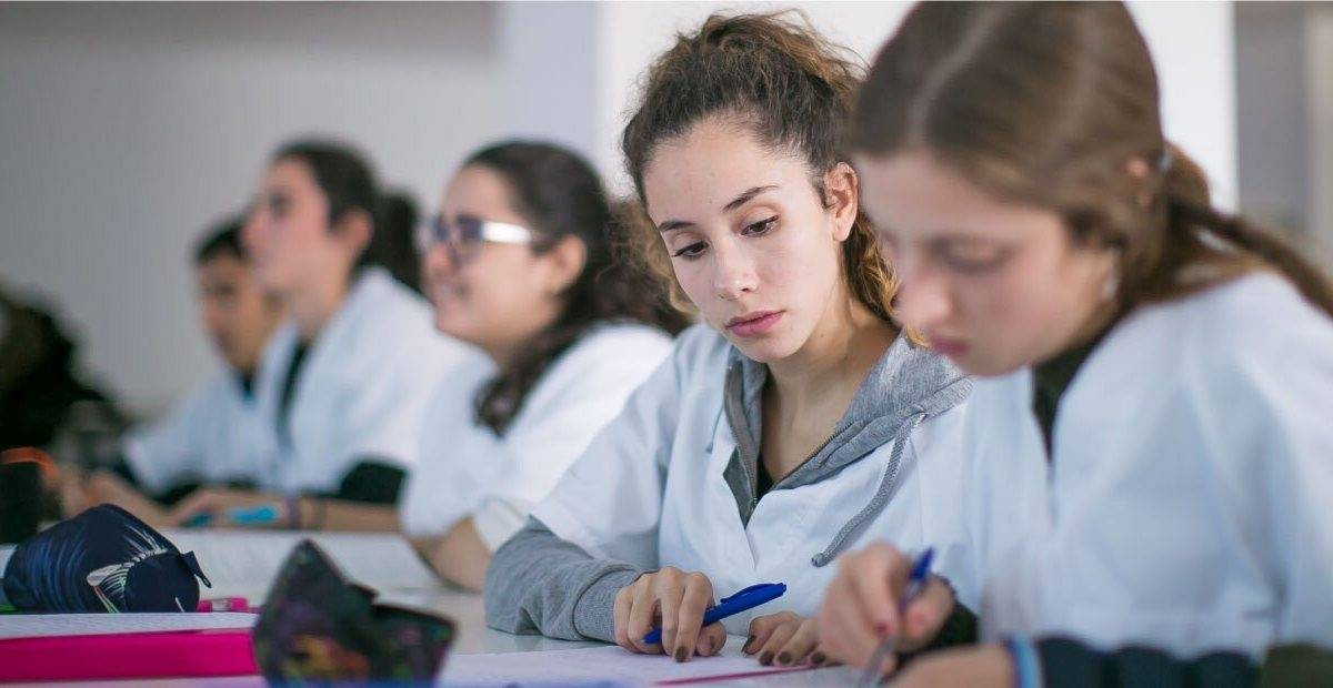 ¿Cómo puntúa el Grado Superior en Documentación y Administración Sanitarias en las bolsas de empleo?