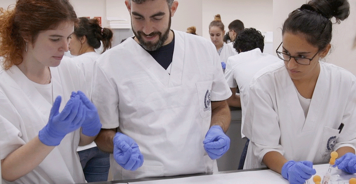 Laboratorio Clínico y Biomédico: Realización de la técnica de extensión sanguínea