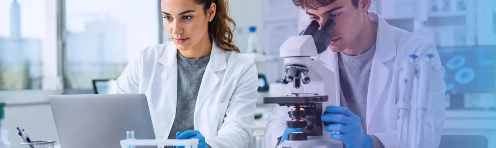 Imagen del Grado Superior de Laboratorio Clínico y Biomédico Semipresencial